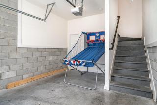 Riff & Rest - 2 Stylish Homes - Mins to Germantown - 6