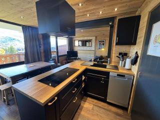 Appartement rénové 3 pièces, Alpe d'Huez, balcon, parking - FR-1-405-375 - 9