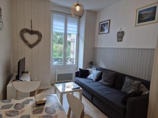 Appartement Hyper-centre Cauterets - 4 pers, 2 chambres, casier à skis - FR-1-234-341 - 0