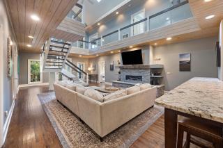 LOW374: 374 Low Oak Woods - 0