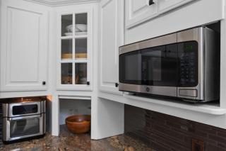 Lake, Hot Tub, Golf Retreat - 4