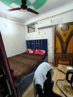 Feelfree Homestay Newashoknagar Mayurvihar phase 1 Delhi - 5