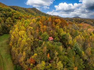 Hot Tub Pool Table Fireplace Honeymoon Relax - 5