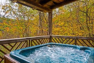Hot Tub Pool Table Fireplace Honeymoon Relax - 3