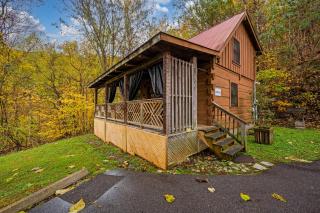 Hot Tub Pool Table Fireplace Honeymoon Relax - 6