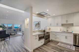 Leadbetter Beach Retreat - 0