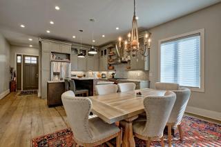 Dancing Bear Walk to Town - 3