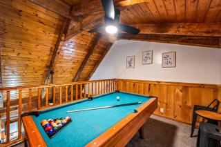 Hot Tub Pool Table Fireplace Views Relax - 7