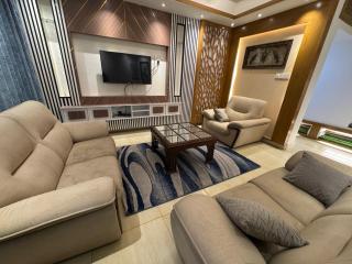 Modern Luxury Escape Balcony & Family Friendly - 6