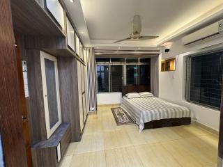 Modern Luxury Escape Balcony & Family Friendly - 3