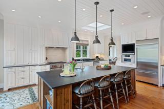 FW18: 18 Flyway Drive - 8