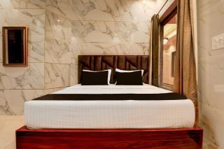 Super Townhouse Naya Gaon Formerly Hotel Paradise - 7