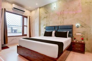 Super Townhouse Naya Gaon Formerly Hotel Paradise - 5