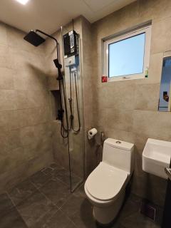 HI Studio Mesahill Premier with Bathtub - 1