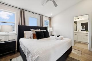 NEW Nash Modern Luxurious Space w Rooftop Views - 4