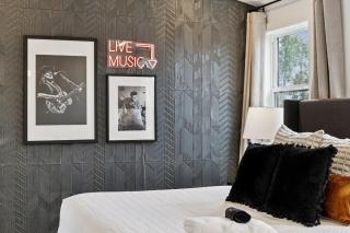 NEW Nash Modern Luxurious Space w Rooftop Views - 6