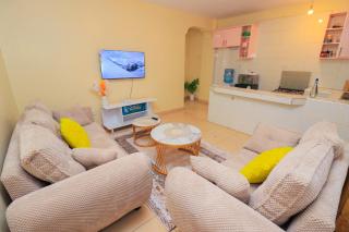 PureHost Executive 1Bedroom AirbnbParklands - 3
