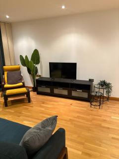 Lovely spacious flat near Olympic stadium - 9