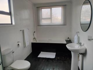 One Eight Seven on Moepel - 7