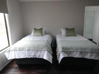 One Eight Seven on Moepel - 4