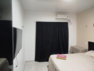 Casa com 2 quartos, ar e carro a disposição - 8