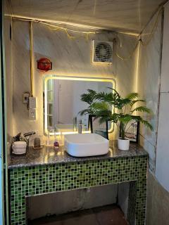 Hidden Nook Old Quarter Hanoi - 1