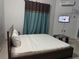 Golden Lily Hotels - 8