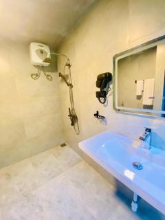 Lake Breeze Cabana - 4