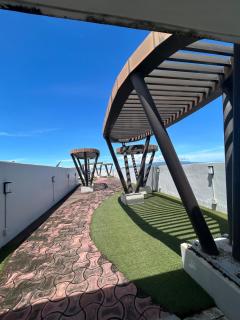 2-bedroom unit with Sea & Mountain View - 2