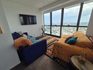 Arabian Nights-Level 60-Meriton Suites- Free Parking - 9