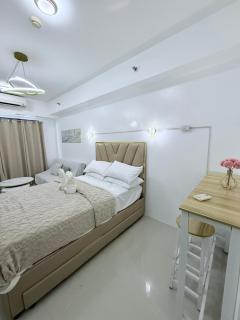 The Luxe Stay at Sea Residences - 8