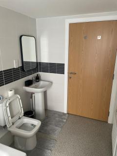 Elegant 2-Bedroom City Apartment - 3