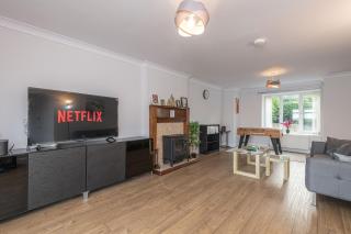 Cozy 4BR Walk To Huddersfield Hospital Game Wifi - 9