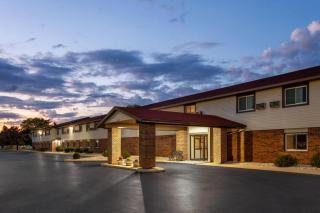 Super 8 by Wyndham Green Bay Near Stadium - 8