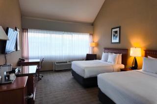 Ramada by Wyndham Kelowna Hotel & Conference Center - 2
