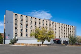 Ramada by Wyndham Saskatoon - 5