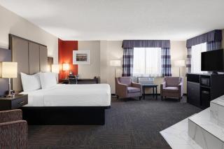 Ramada by Wyndham Saskatoon - 0