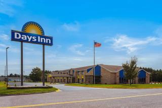 Days Inn by Wyndham Eagle River - 0