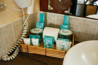 Kahuna Beach Resort and Spa - 8