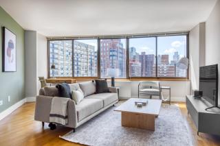 UES 2BR w DM Elevator Gym nr Central Park NYC-918 - 0