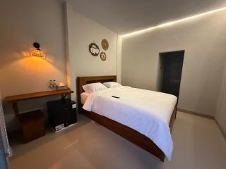 Flamboyant Guesthouse - 6