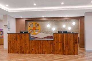 Cambria Hotel & Suites Plymouth - 2