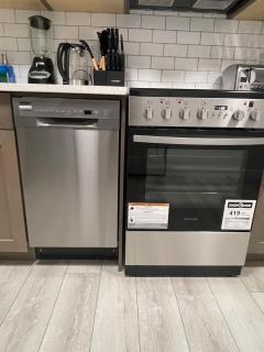 Cozy and modern two bedroom guest suite - 2