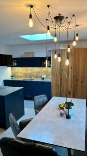 Roof-only house & shipping container - 9