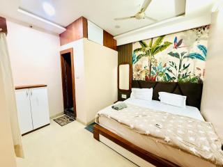 Maheshwar's Stay - 8