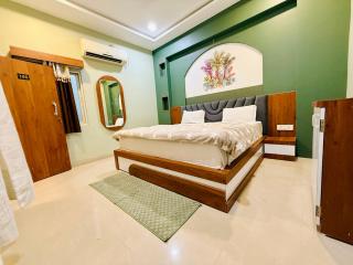 Maheshwar's Stay - 5