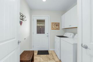 Rustic Ideal Cottage with Private Garden and Fire Pit in San Marcos, Texas - 2