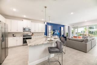 Sophisticated 6 Bdrm Villa with Movie Room at Encore - 1