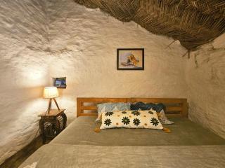 Chaukhamba Cradle - 1