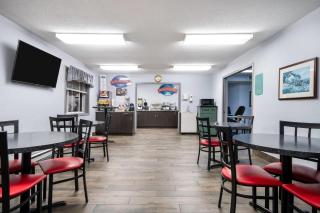 Baymont by Wyndham Marinette - 5